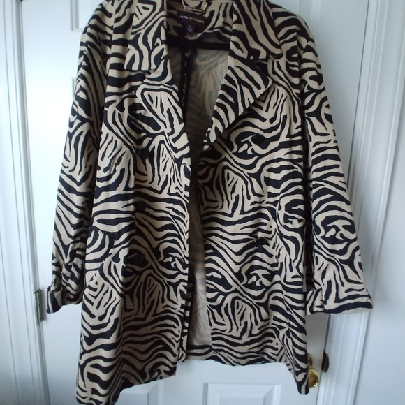 Dana Buchman Animal Print Coat - Picture 6 of 6